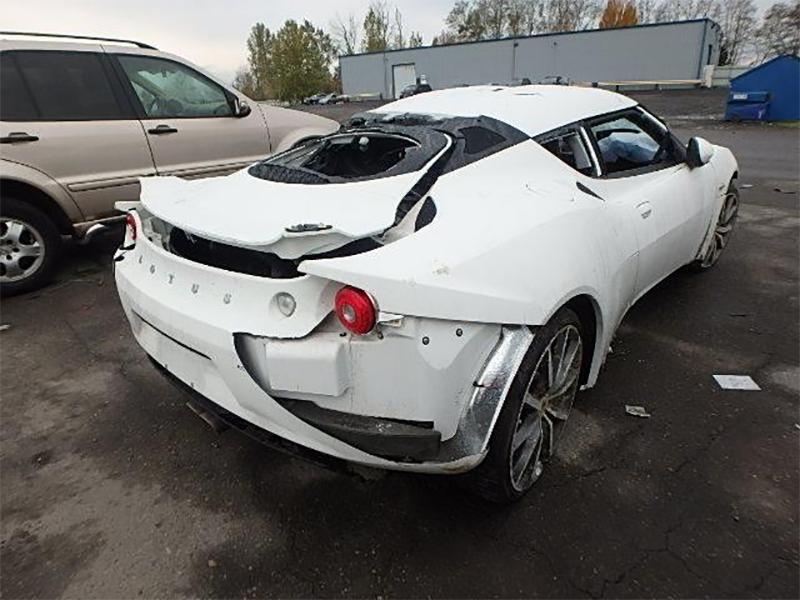 Illustration for article titled How To Turn A Totaled Lotus Evora Into The World's Best Daily DriverÂ